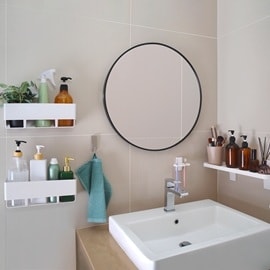 使用無痕置物籃、收納架、浴室掛勾收納浴室用品