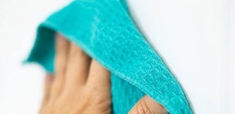 步驟1：使用酒精清潔門面
