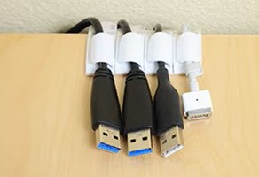 使用電線掛勾整理充電線、USB線