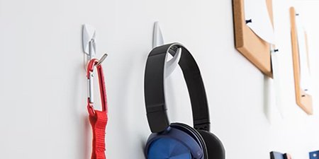 使用3m無痕掛勾吊掛耳機和其他配件
