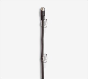 使用無痕電線掛鉤與整理器收納線材